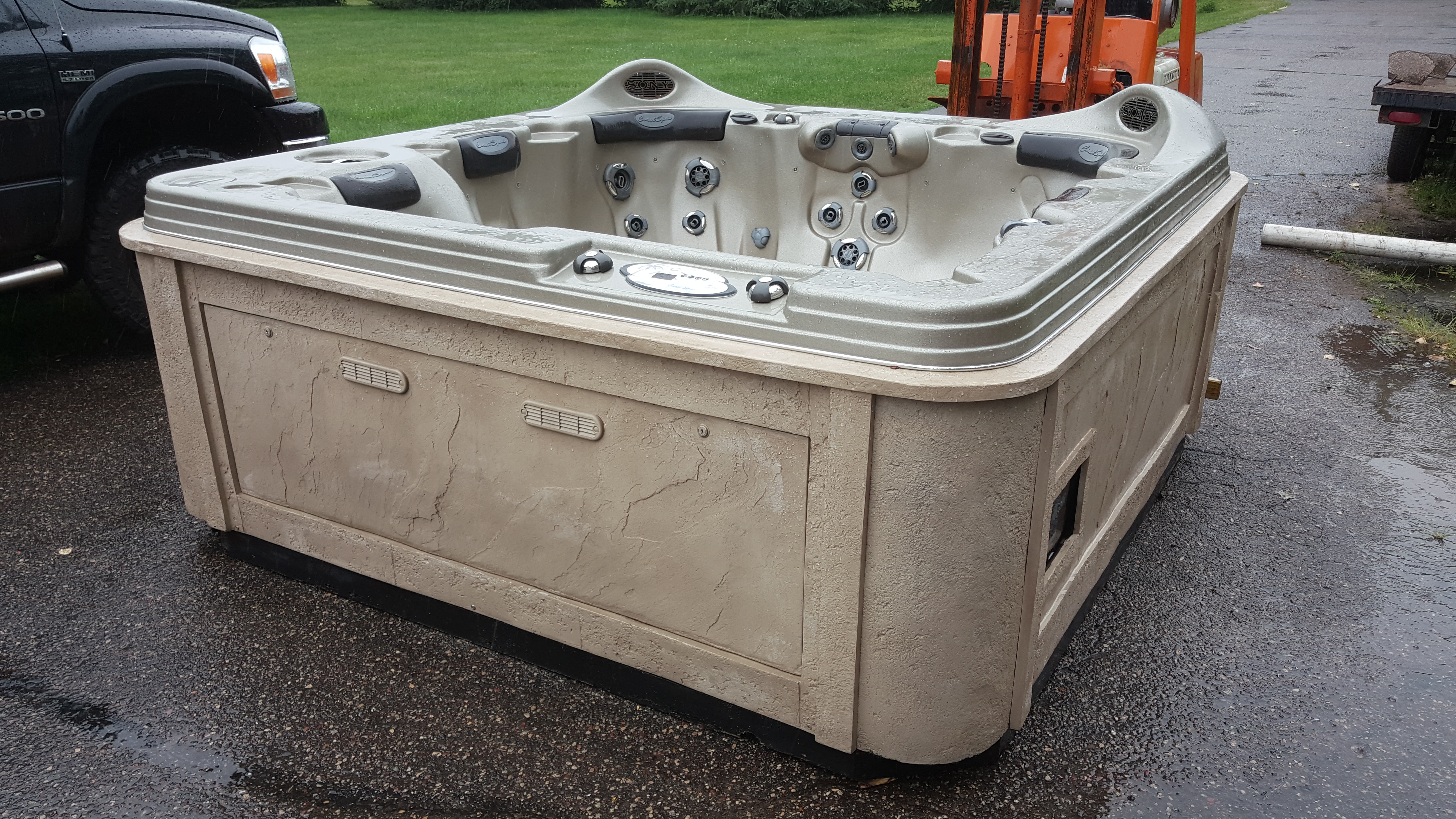 Hottubs/20170809_130606.jpg